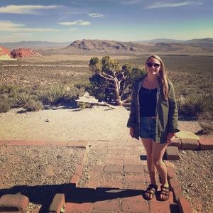 Meet your Posher, Liz